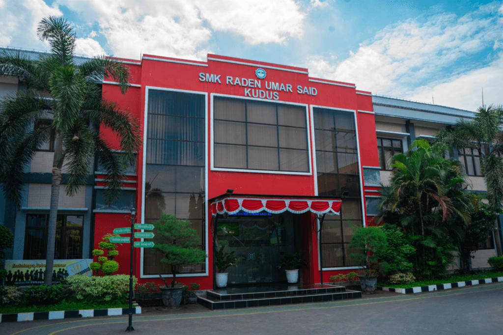 Gedung Depan SMK RUS